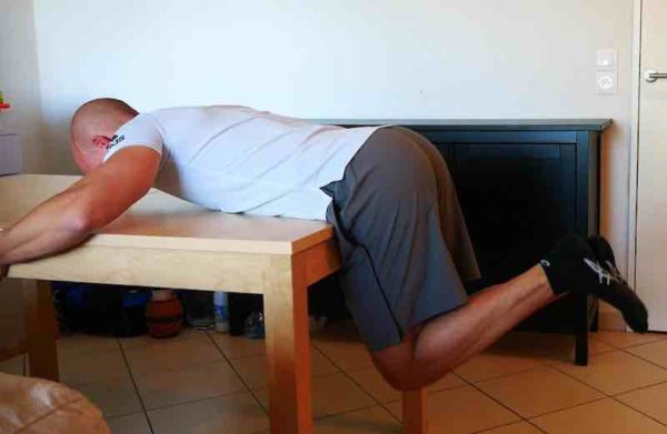 exercice fessier table