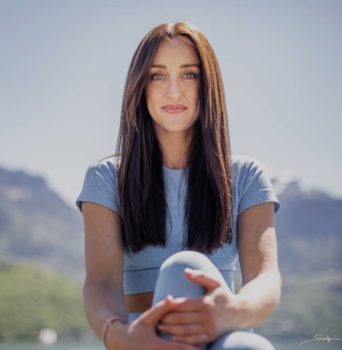 charlene professeur yoga en ligne