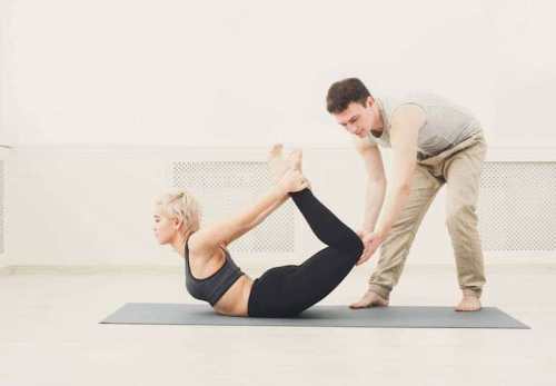 professeur de yoga