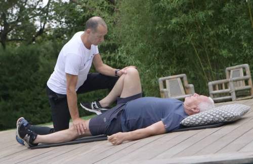 coach stretching