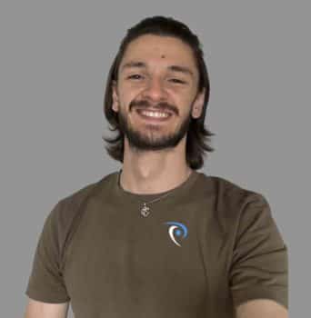Tom prof de yoga domicile Paris et petite couronne